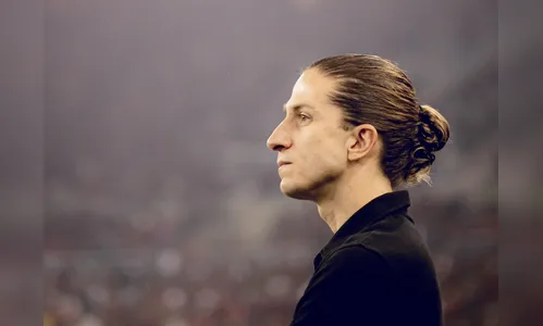 Filipe Luís e a revolta da torcida: descubra as dificuldades e críticas após derrota na Recopa