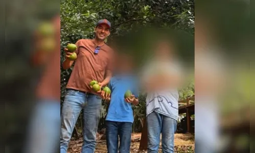 Testemunhas citam arma no peito e galões de gasolina na casa de secretário que matou os filhos