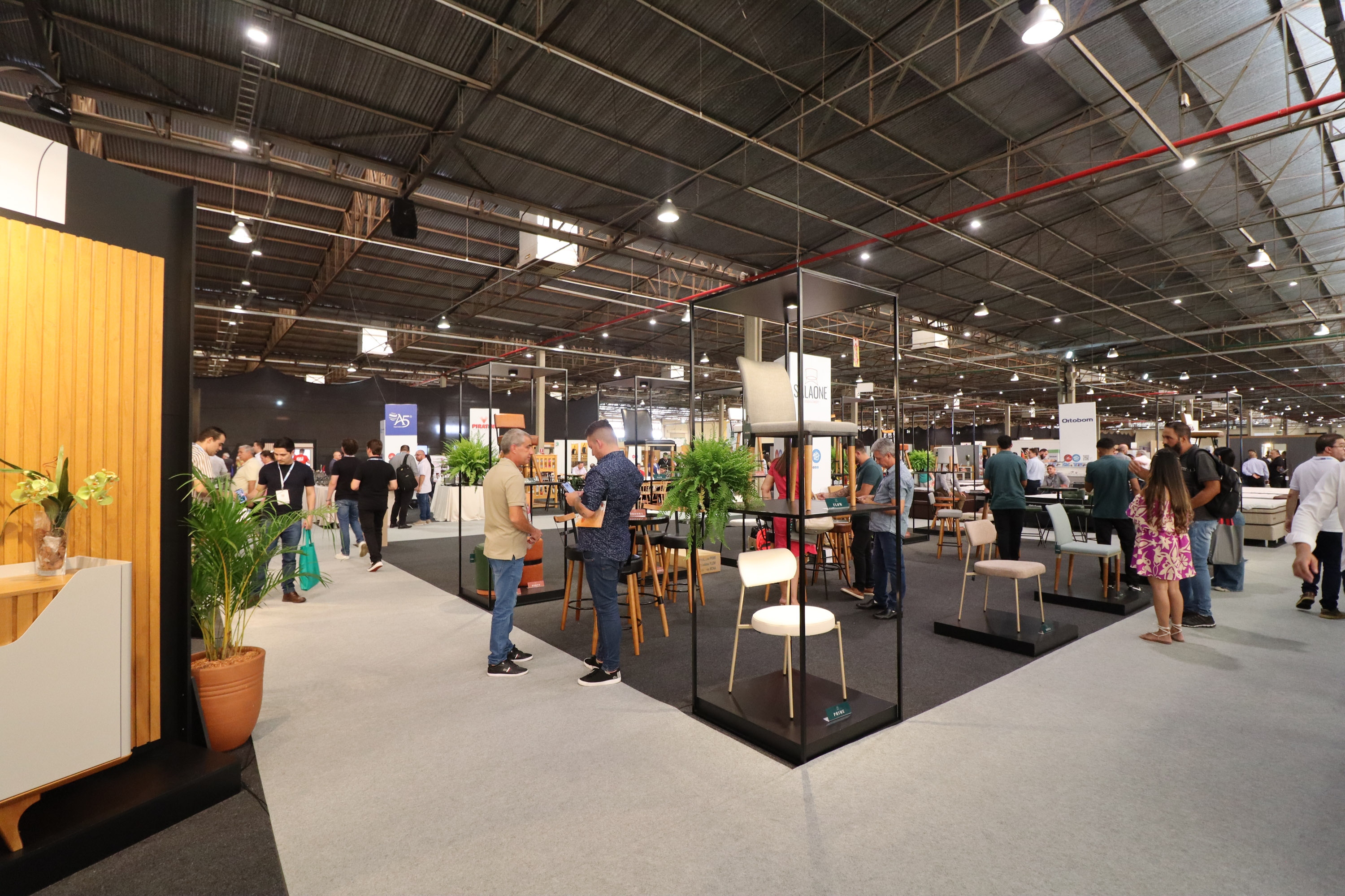 Arapongas abre calendário do setor moveleiro com a Movelpar