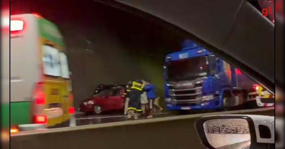 Mulher é atropelada na BR-376 ao descer de carro para sinalizar acidente