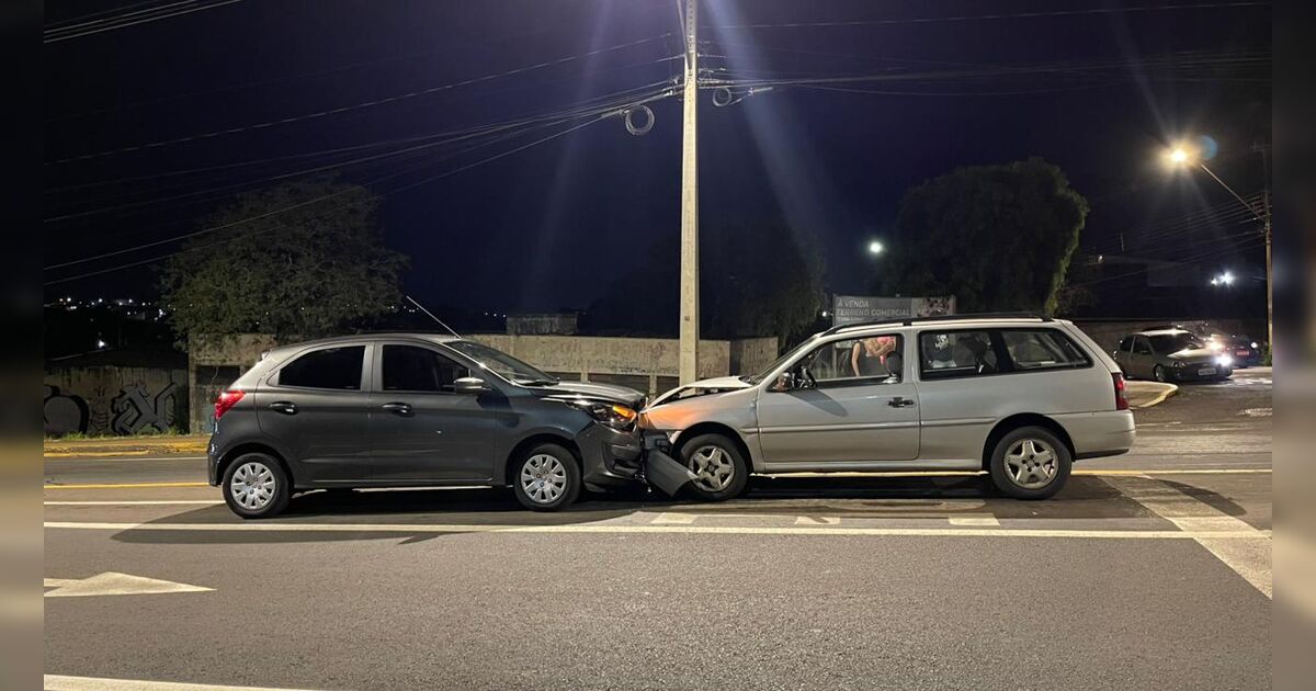 Batida frontal é registrada em Apucarana (PR)