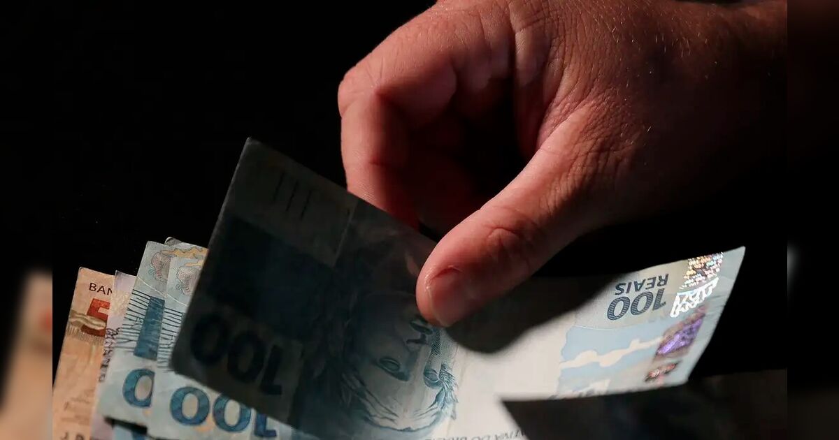 Governo avalia uso do FGTS para quitar dívidas, diz Durigan