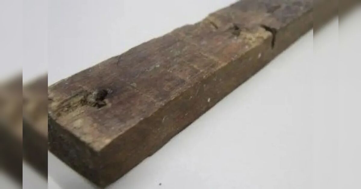 Mulher é agredida com pedaço de madeira em pátio de posto de combustíveis