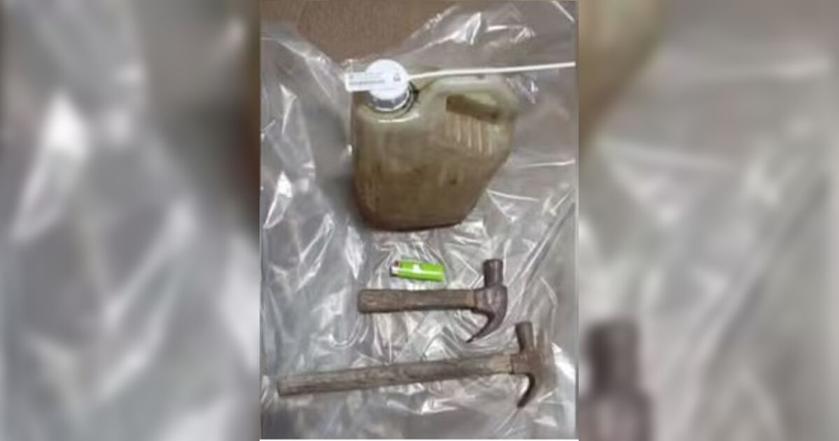 Homem é preso após manter filho de um ano refém e ameaçar incendiar casa em SP