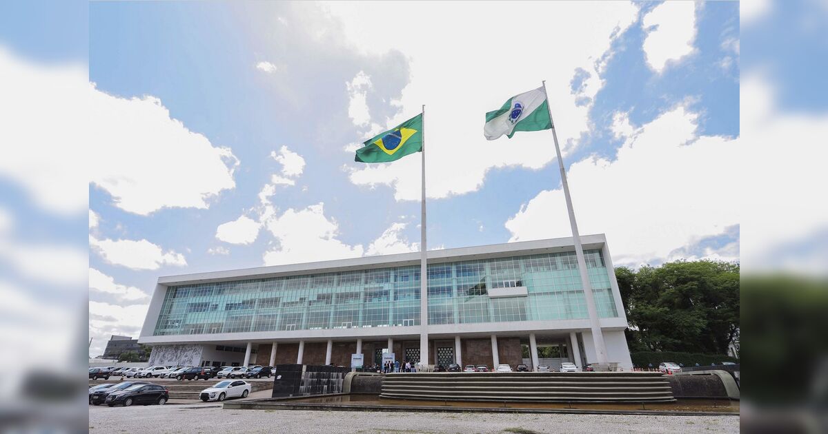 Paraná anuncia investimento de R$ 1,6 bilhão para valorização dos servidores públicos