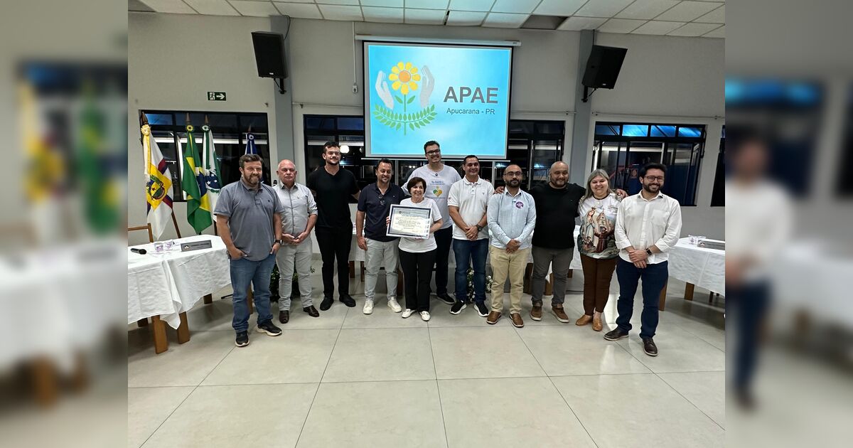 Apae é homenageada pela Câmara Municipal de Apucarana