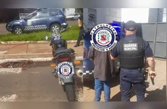 Condutor da moto possuía um mandado de prisão aberto contra ele