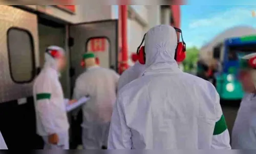 Força-tarefa flagra mais de 7 mil casos de subnotificação de acidentes de trabalho em frigorífico no PR