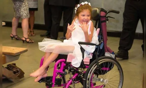 Mãe é condenada por deixar filha cadeirante morrer trancada em carro sob calor de 46ºC para fazer sexo