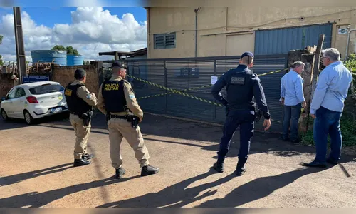 Fiscalização fecha lavanderia que operava sem alvarás e a portas fechadas em Apucarana