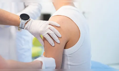 Técnico de enfermagem é preso por suspeita de abusar de adolescente durante vacinação no PR