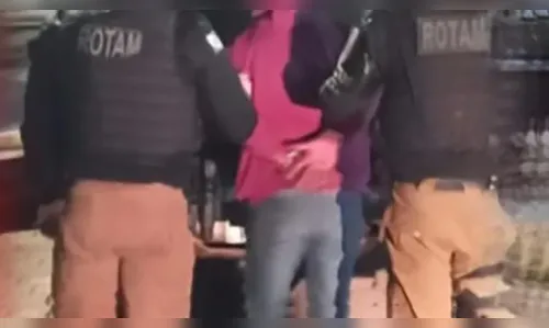 PM prende dupla por tráfico após perseguição no centro de Ivaiporã