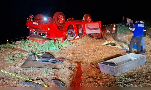 Acidente com caminhonete mata dois jovens na PR-471