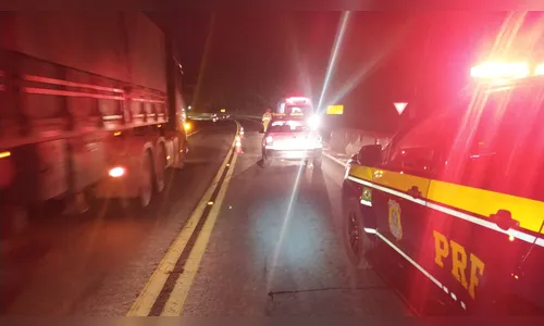 Motociclista bate em mureta da BR-277 e morre após ser atropelado