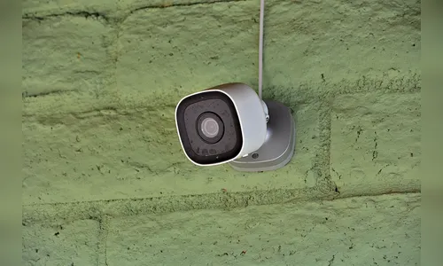 Jovem e adolescente grávida são detidos em flagrante após furto a comércio