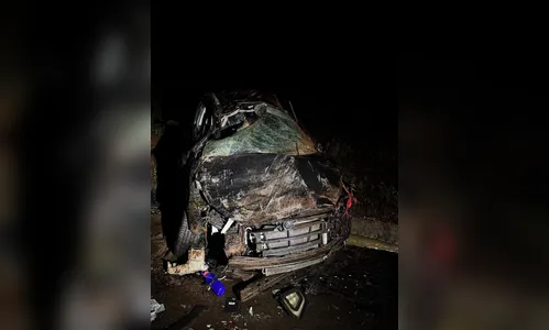 Jovem fica ferido após veículo capotar entre Cruzmaltina e Lidianópolis