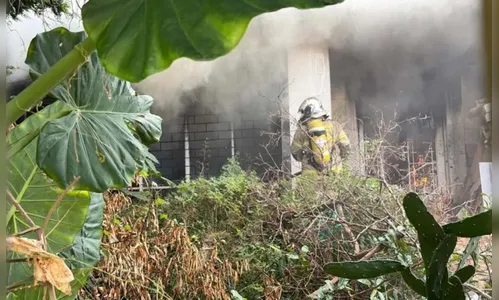 Corpo de homem é achado em incêndio e rigidez cadavérica levanta suspeita de crime