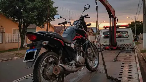 Chassi estava adulterado e a placa correspondia a uma motocicleta com alerta de furto ou roubo