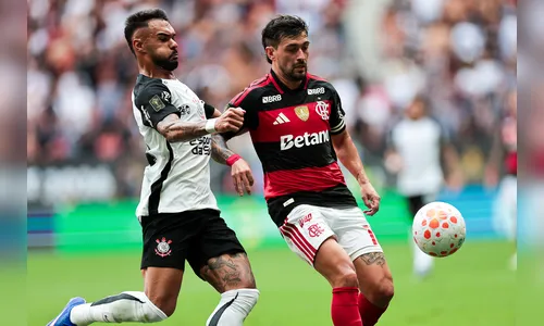 Onde assistir Corinthians x Flamengo pelo Brasileirão ao vivo neste domingo