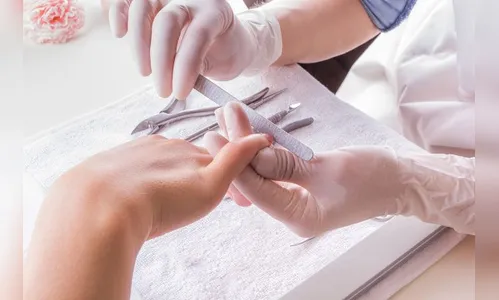 Arapongas oferta curso gratuito de práticas de trabalho da manicure e pedicure