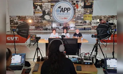 Professores da rede estadual do Paraná aprovam greve a partir de 23 de março