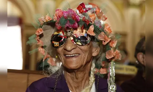 Morre aos 94 anos Efigênia Rolim, a 'Rainha do Papel de Bala'
