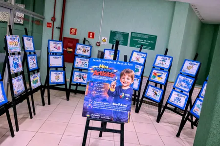Exposição destaca talento e inclusão de crianças com autismo no Cine Teatro Fênix