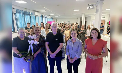 Acia realiza café especial em homenagem ao Dia da Mulher