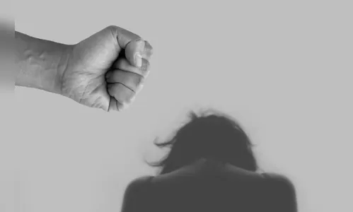 Irmão agride irmã a socos e chutes após pedido para limpar a casa