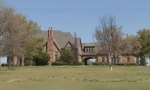 Mansão de R$ 25 milhões vira palco de confusão em festa com 800 jovens