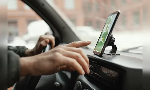 Motorista de aplicativo foge com mochila de passageiro em Apucarana