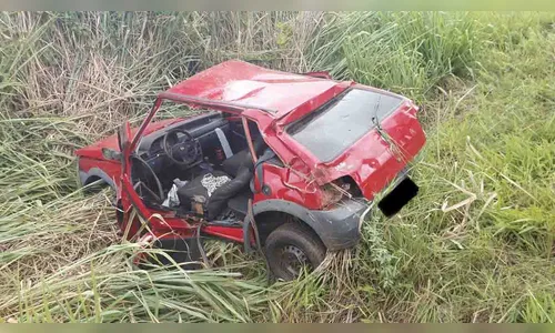 Motorista é ejetado após capotamento na PR-487 em Manoel Ribas