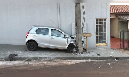 Motorista passa mal e bate contra poste em São João do Ivaí