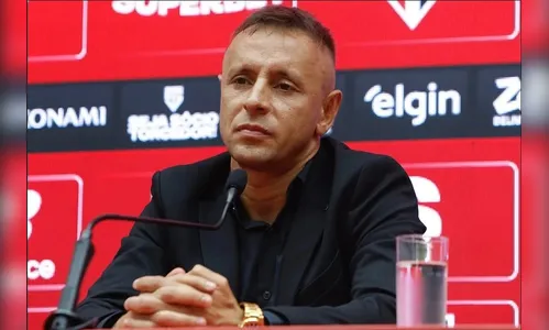 Rafinha reitera apoio a Roger Machado no São Paulo: 'Estamos no caminho certo'