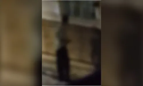 Polícia indicia idoso de 62 anos filmado ao se masturbar enquanto espiava vizinhos no Paraná