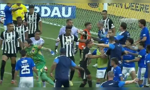 Súmula registra 23 expulsões em final entre Cruzeiro e Atlético