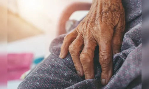 Idosos viviam entre lesmas e lixo em asilo clandestino alvo de operação em SC