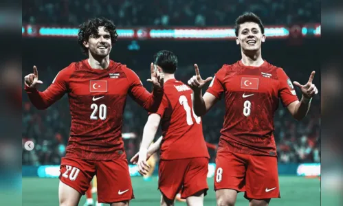 Turquia vence Romênia e fica a um jogo da Copa do Mundo após 24 anos