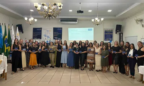 Rotary Club Integração e Ivaiporã prestam homenagem a mulheres; veja fotos