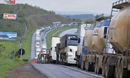Caminhoneiros descartam greve após governo endurecer regras que fiscalizam os fretes