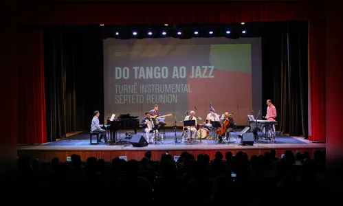 Septeto Reunion encanta público com espetáculo gratuito em Apucarana