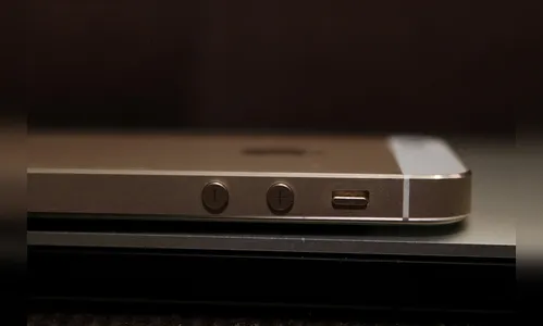 Comerciante compra iPhones na internet e recebe peças de metal em Arapongas