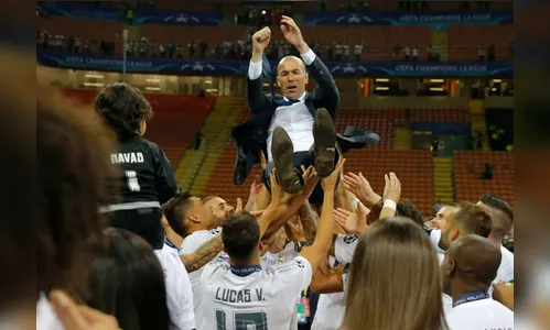 Zidane está acertado para assumir a seleção francesa após a Copa, diz imprensa europeia