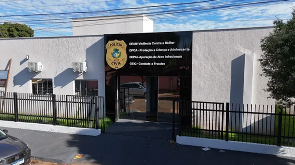 Pastor é preso após enviar foto do pênis para meninas no Instagram