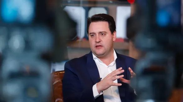 Coluna da Tribuna: Pesquisas comandam a sucessão