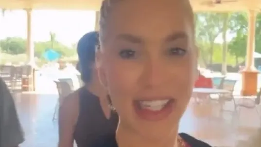 Virgínia Fonseca reclama de mau cheiro em academia nos EUA: "cabeça até doeu"