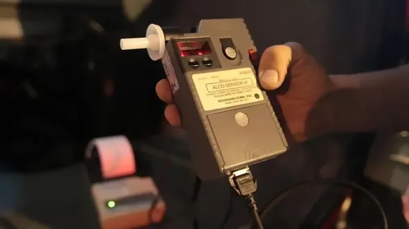 Condutor é detido após colidir com caminhonete estacionada em Ivaiporã