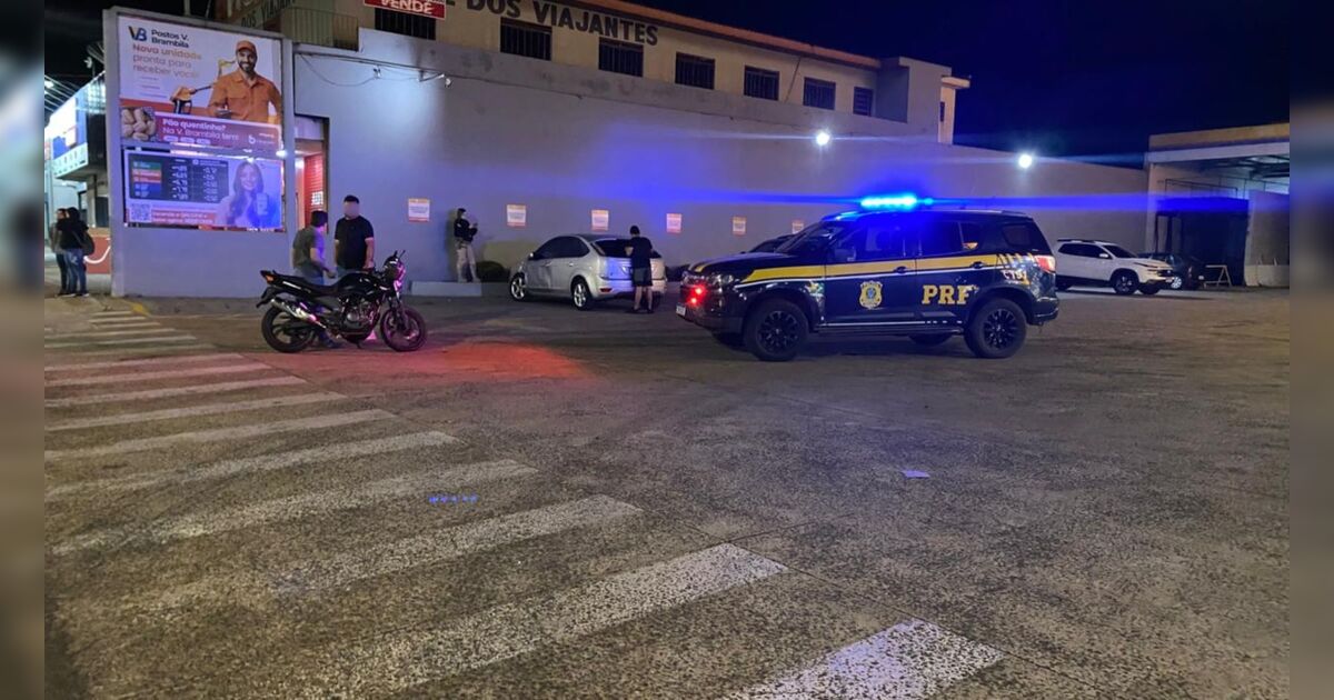 Acidente de trânsito deixa motociclista ferido na Av. Minas Gerais