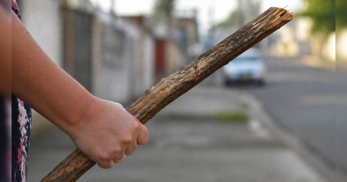 Vizinha ameaça mulher com pedaço de pau em Ivaiporã