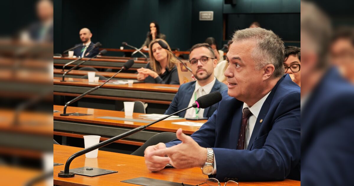 Beto Preto defende políticas permanentes para a causa animal em debate na Câmara